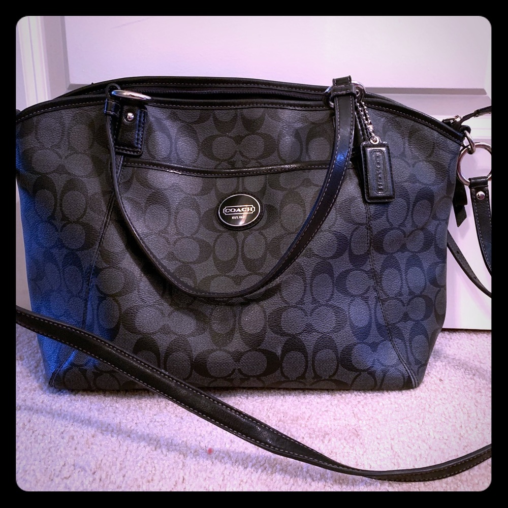 Coach Leather Shoulder Purse Excellent Condition!!